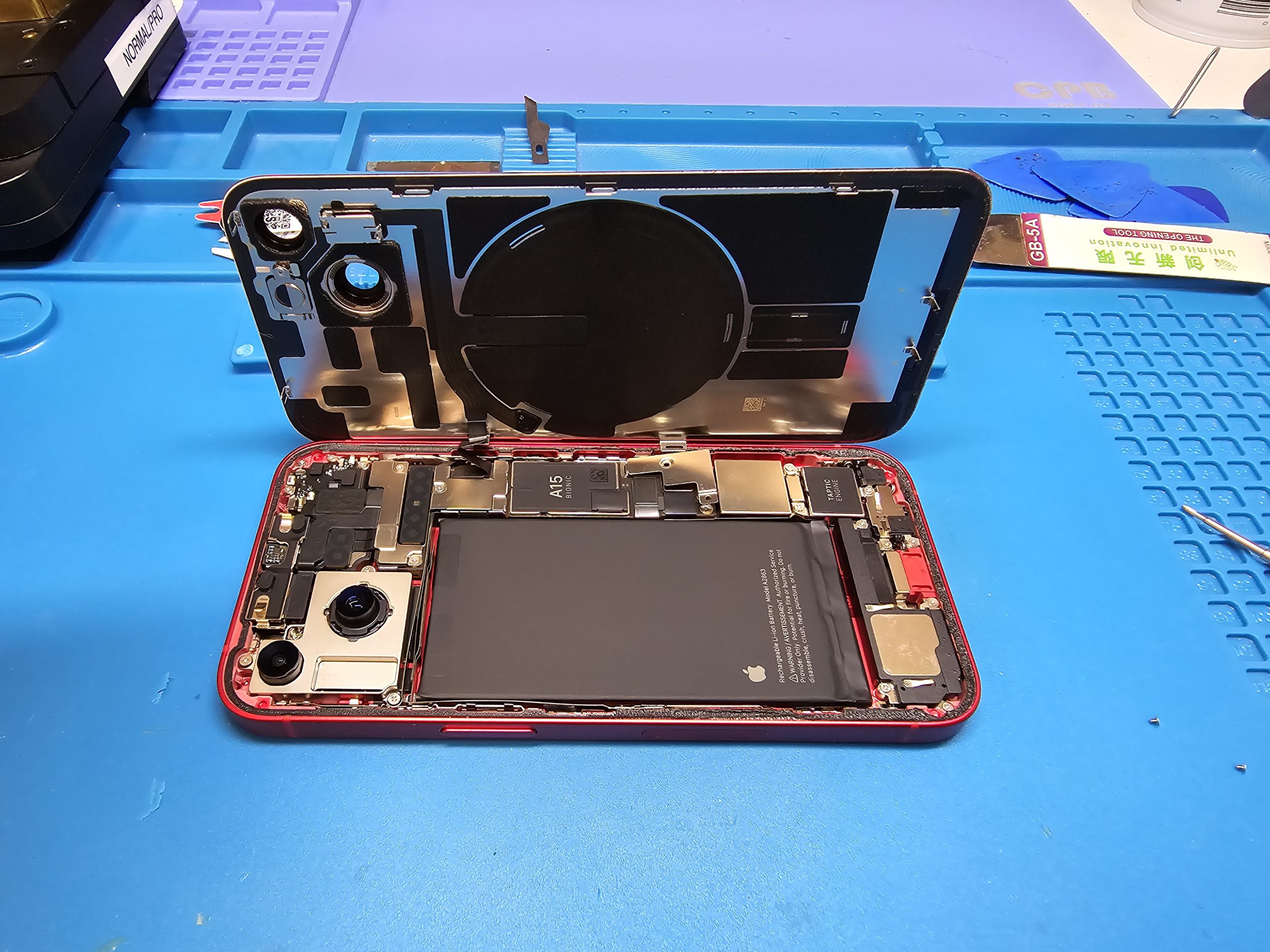 Fix Your iPhone at Home: Top DIY Screen & Battery Repair Kits of 2025