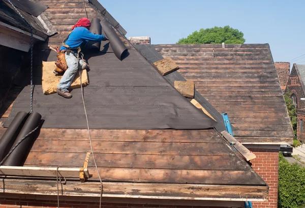 Smart Homeowners Choose Our Roofing Contractor Team