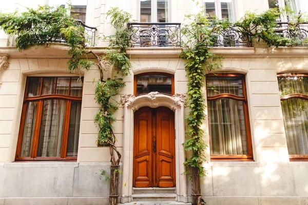 Expert Tips for Selecting Hurricane Impact Windows in Miami