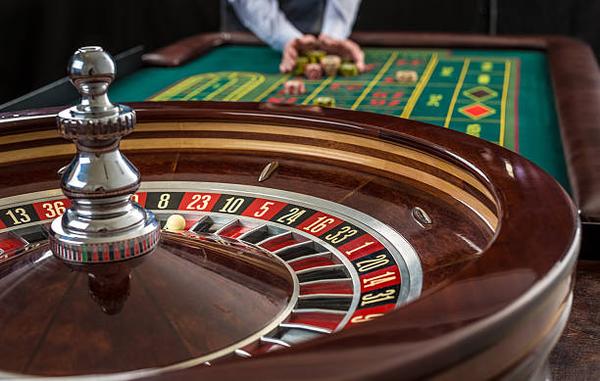 How to Compare Services Across game casino trực tuyến Sites